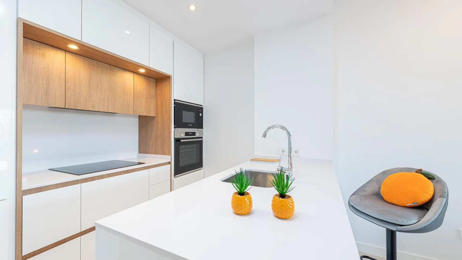 Wintowinrentals Exclusive Apartment With A Large Terrace In The Coastal Paradise Of Torre Del Mar 0*,  Ισπανία