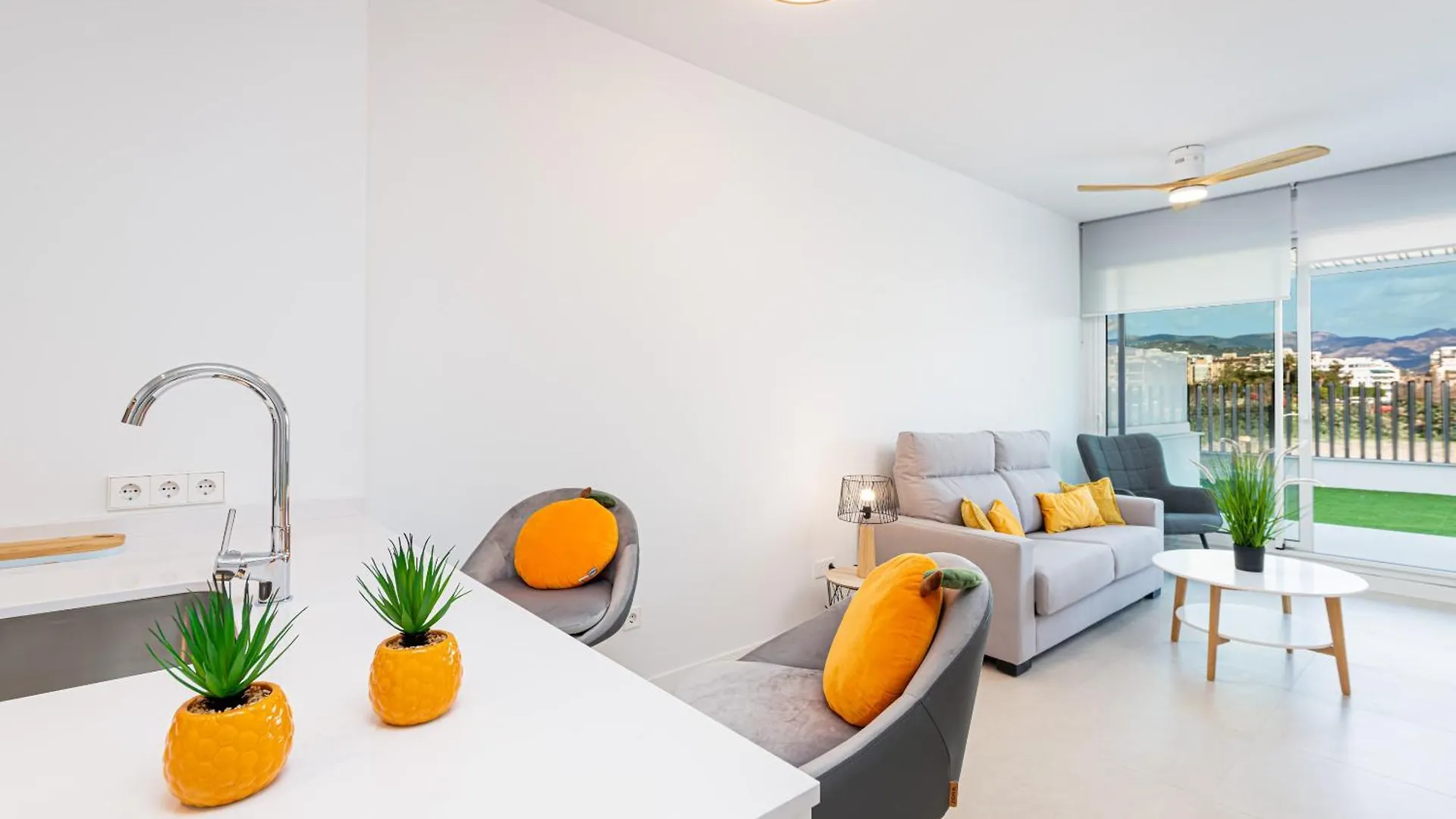 Wintowinrentals Exclusive Apartment With A Large Terrace In The Coastal Paradise Of Torre Del Mar Ισπανία
