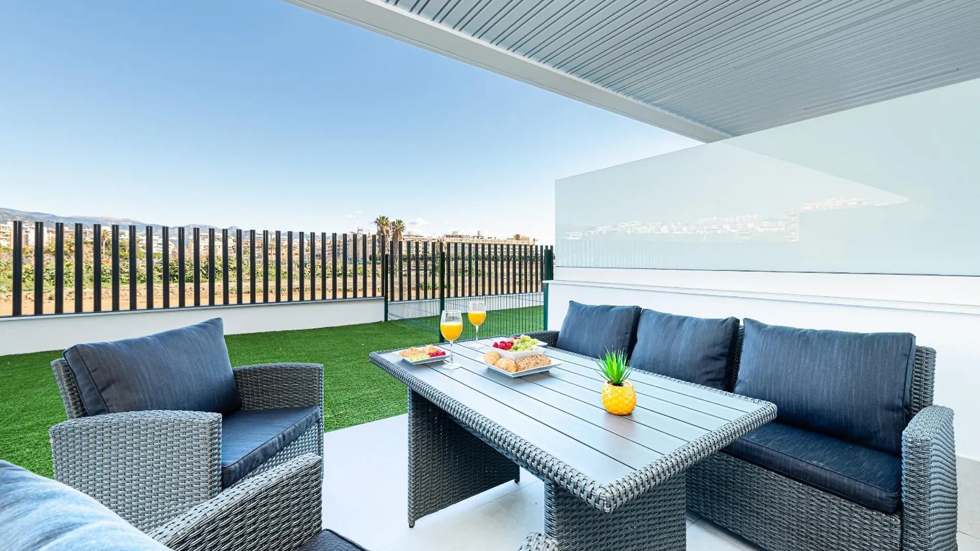Wintowinrentals Exclusive Apartment With A Large Terrace In The Coastal Paradise Of Torre Del Mar