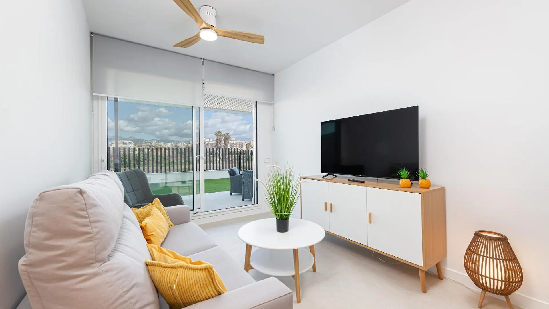 Wintowinrentals Exclusive Apartment With A Large Terrace In The Coastal Paradise Of Torre Del Mar