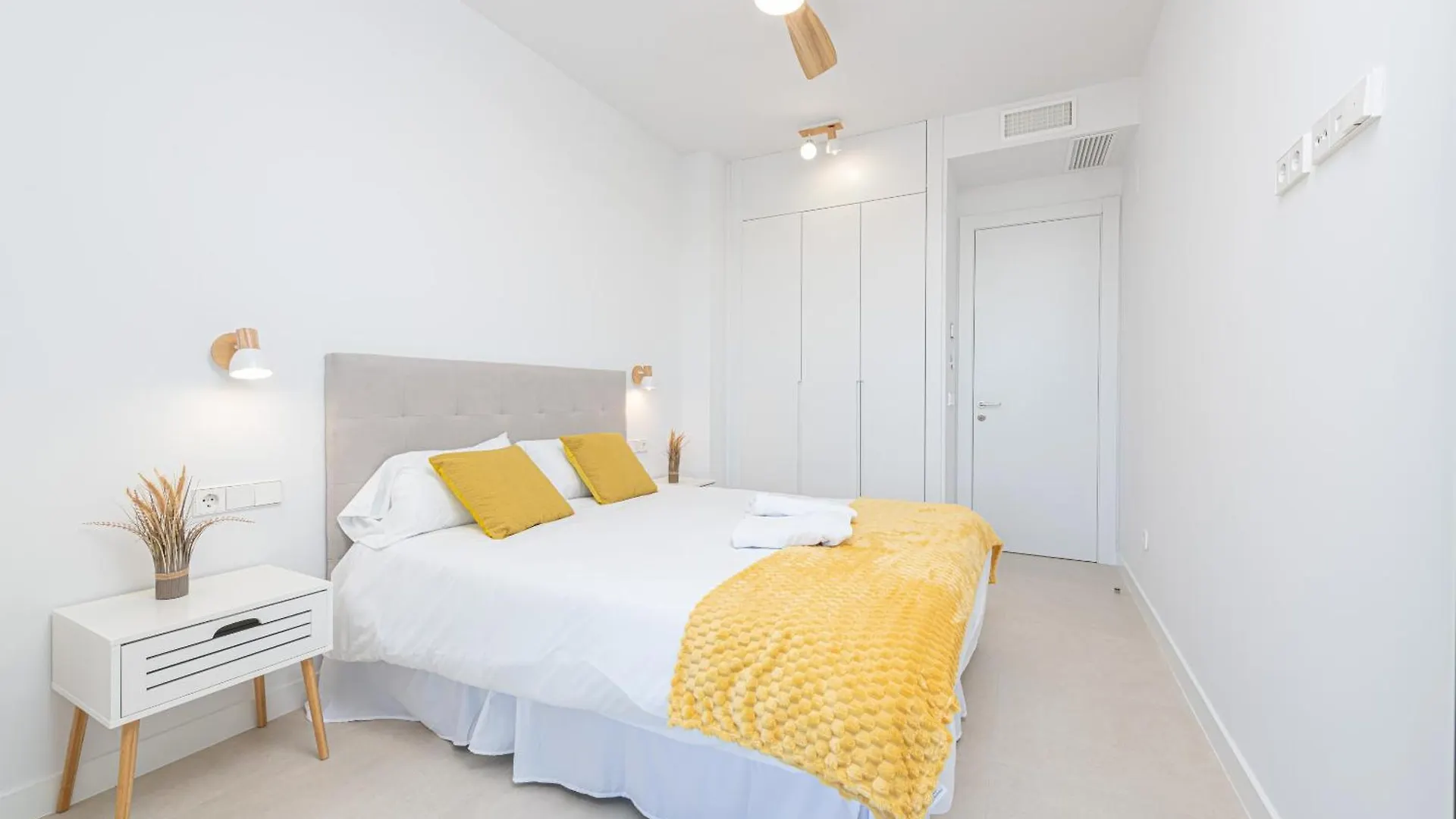 Wintowinrentals Exclusive Apartment With A Large Terrace In The Coastal Paradise Of Torre Del Mar Spain