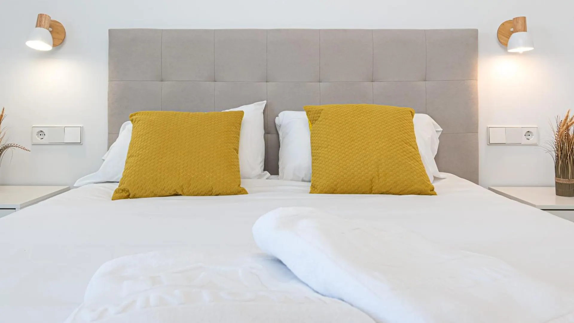 Wintowinrentals Exclusive Apartment With A Large Terrace In The Coastal Paradise Of Torre Del Mar 0*,