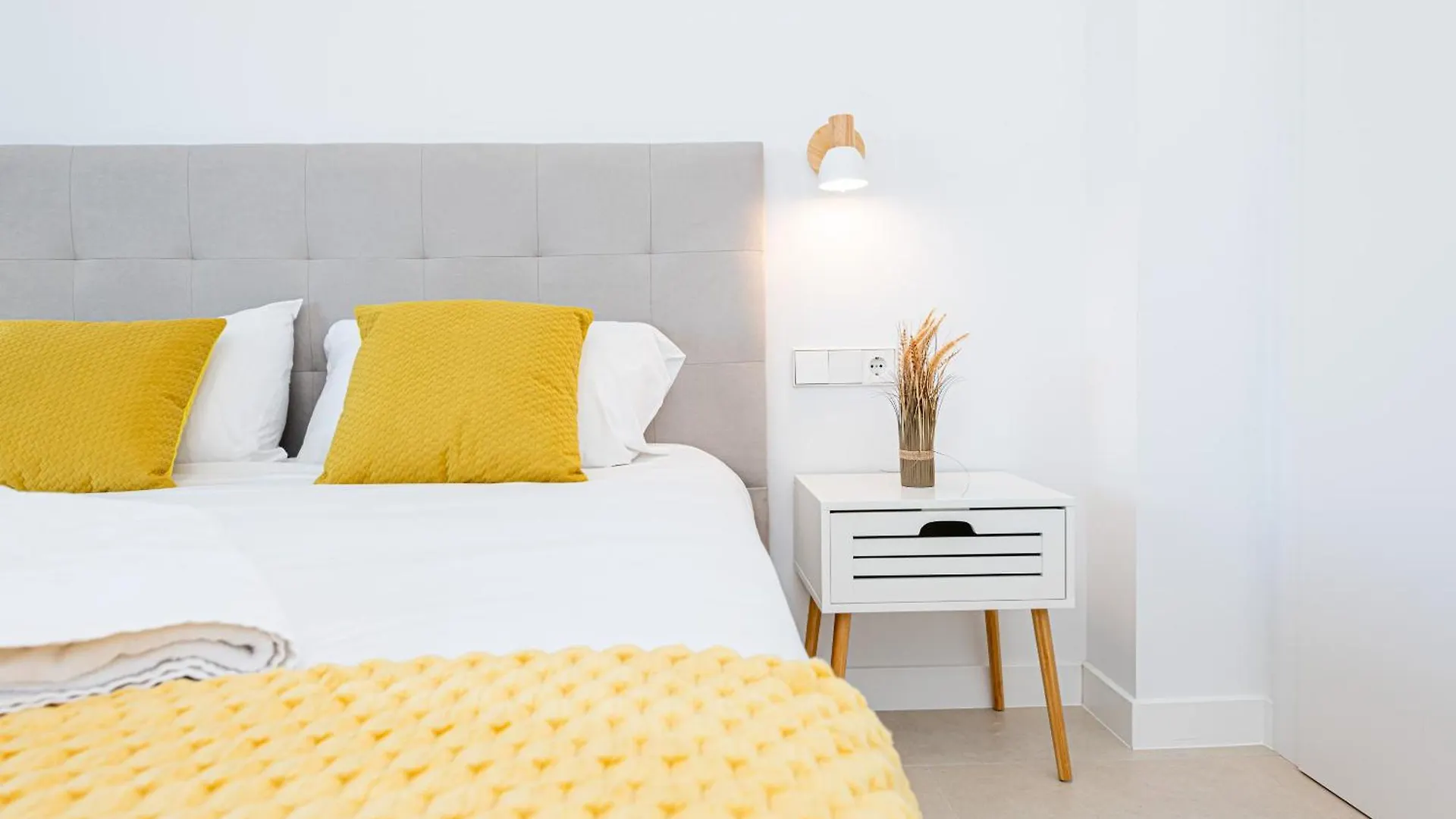 Wintowinrentals Exclusive Apartment With A Large Terrace In The Coastal Paradise Of Torre Del Mar Spain